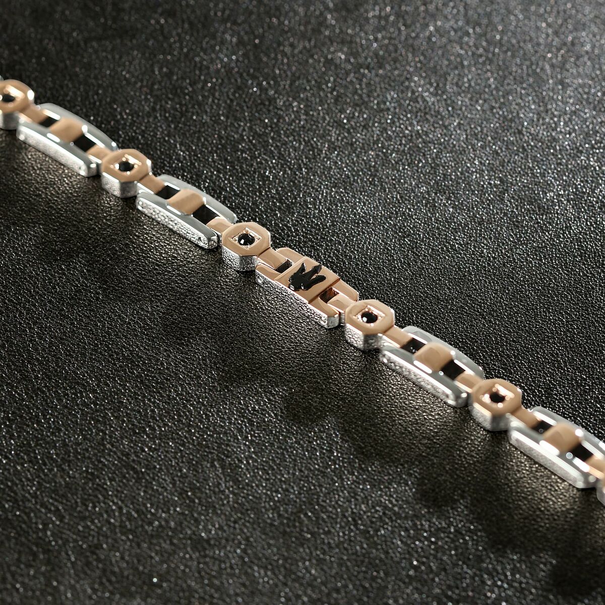 V4HD80D286D3EC17575D5840B86DFF54D15R6933619P8