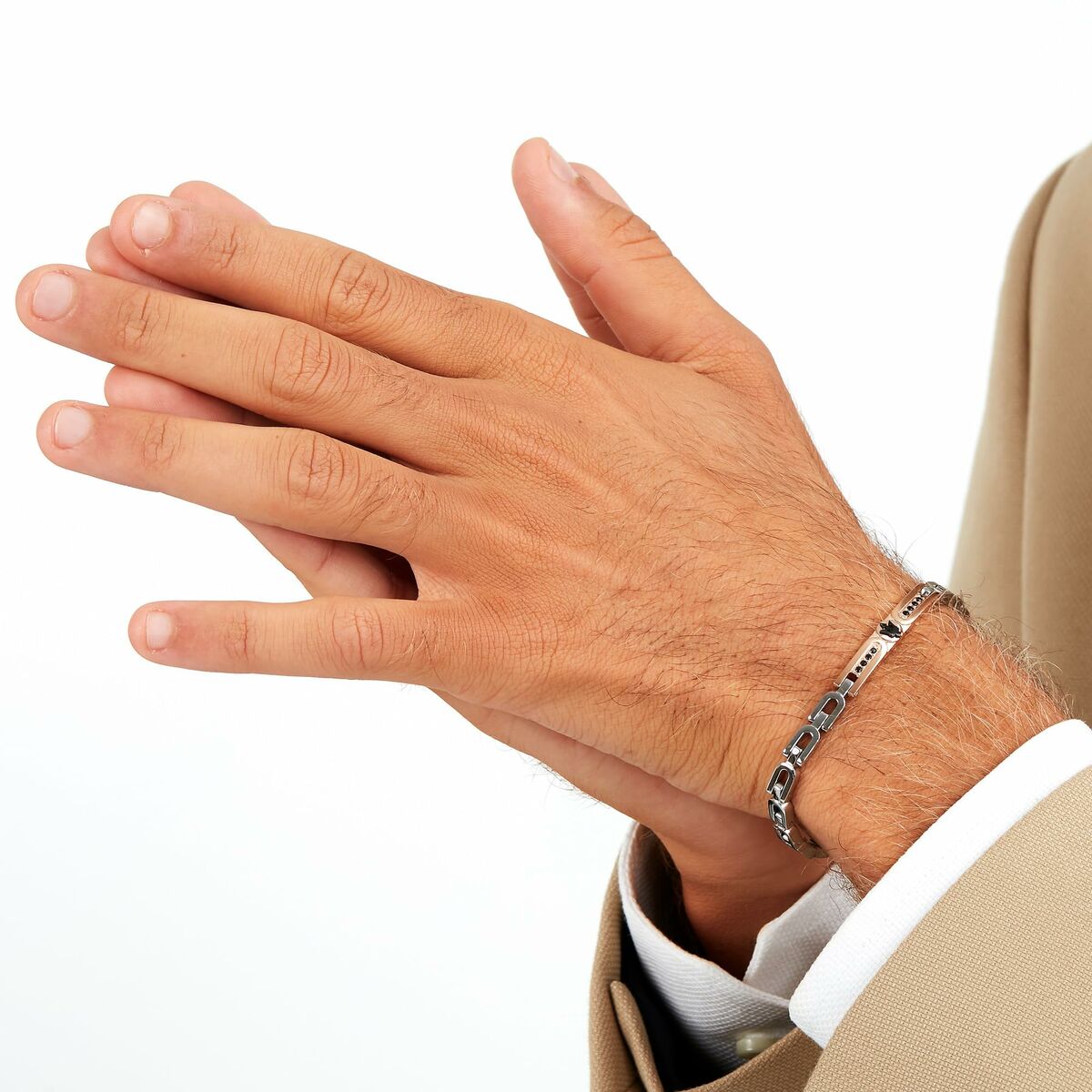 V3HF428E2CCEFF781E4F3C725767DAFA4E7R6933616P7